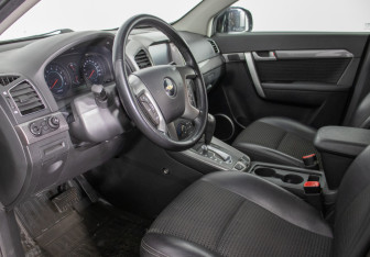 Подержанный автомобиль Chevrolet Captiva 2012 года (10 фото)