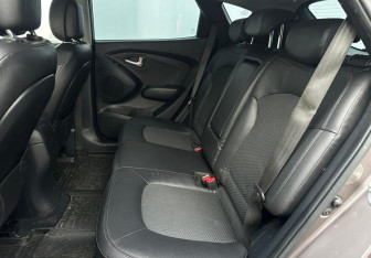 Подержанный автомобиль Hyundai ix35 2013 года (10 фото)