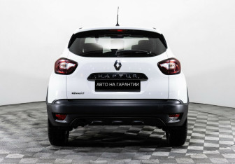 Подержанный автомобиль Renault Kaptur 2018 года (6 фото)