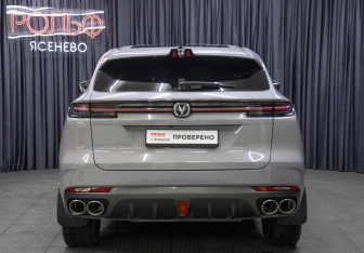 Подержанный автомобиль Changan UNI-K 2023 года (6 фото)