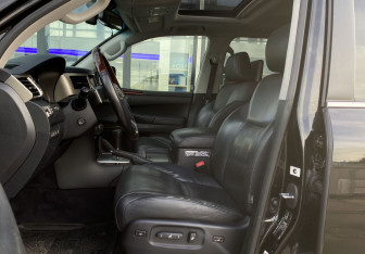 Подержанный автомобиль Lexus LX 2015 года (17 фото)