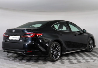 Подержанный автомобиль Toyota Camry Sedan 2025 года (5 фото)