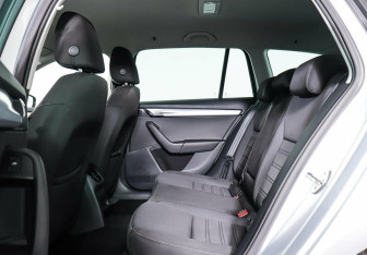 Подержанный автомобиль Skoda Octavia Wagon 2018 года (18 фото)