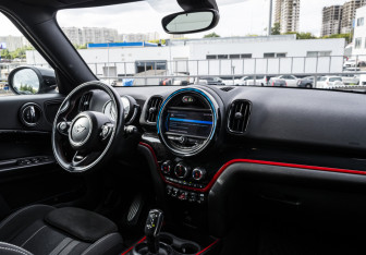 Подержанный автомобиль MINI Countryman 2020 года (2 фото)