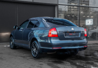 Подержанный автомобиль Skoda Octavia Liftback 2010 года (6 фото)