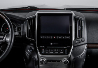 Подержанный автомобиль Toyota Land Cruiser Suv 2017 года (13 фото)