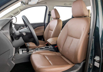 Подержанный автомобиль DongFeng DF6 2022 года (20 фото)