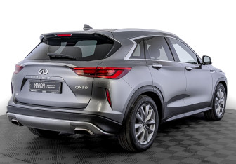 Подержанный автомобиль Infiniti QX50 2020 года (5 фото)