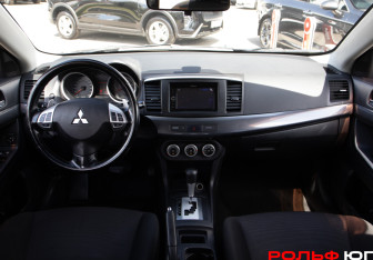 Подержанный автомобиль Mitsubishi Lancer Sedan 2008 года (12 фото)