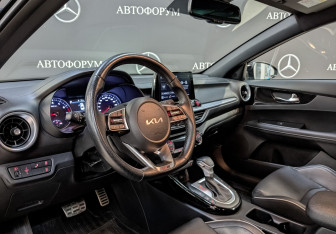 Подержанный автомобиль Kia Cerato Sedan 2022 года (15 фото)