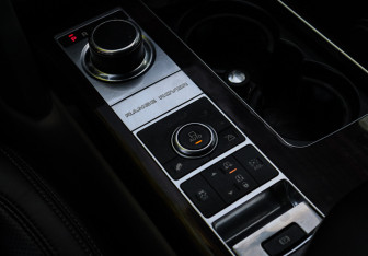 Подержанный автомобиль Land Rover Range Rover 2014 года (25 фото)