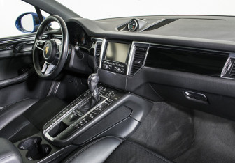 Подержанный автомобиль Porsche Macan 2014 года (27 фото)