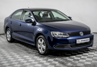 Подержанный автомобиль Volkswagen Jetta Sedan 2012 года (3 фото)