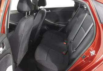 Подержанный автомобиль Hyundai Solaris Sedan 2015 года (8 фото)