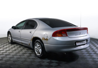 Подержанный автомобиль Dodge Intrepid 2000 года (7 фото)