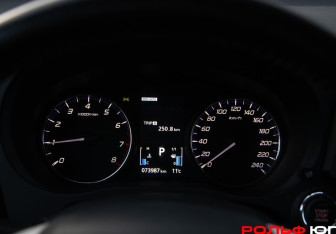 Подержанный автомобиль Mitsubishi Outlander 2012 года (9 фото)