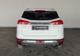 Подержанный автомобиль Geely Atlas 2018 года (5 фото)