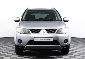 Подержанный автомобиль Mitsubishi Outlander 2008 года (2 фото)