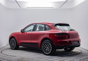 Подержанный автомобиль Porsche Macan 2018 года (7 фото)