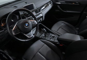 Подержанный автомобиль BMW X1 2019 года (7 фото)