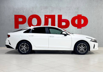 Подержанный автомобиль Kia K5 2021 года (4 фото)