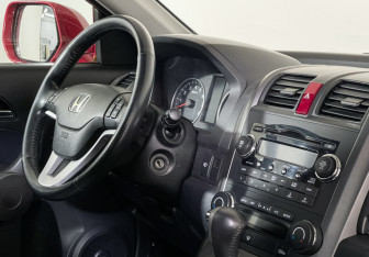 Подержанный автомобиль Honda CR-V 2008 года (9 фото)