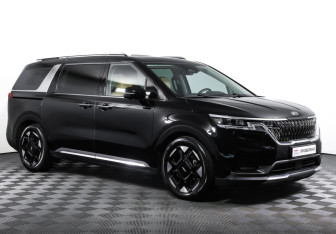 Подержанный автомобиль Kia Carnival 2021 года (3 фото)