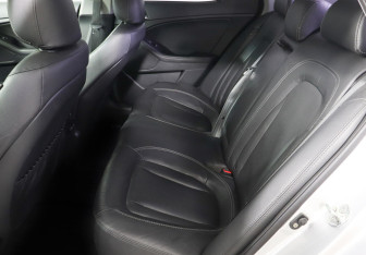 Подержанный автомобиль Kia Optima Sedan 2013 года (12 фото)