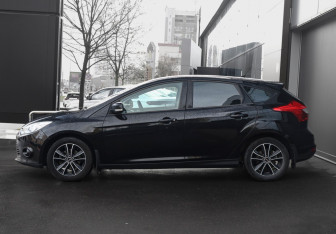 Подержанный автомобиль Ford Focus Hatchback 2012 года (8 фото)