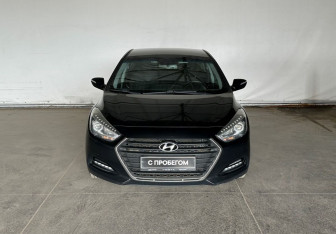 Подержанный автомобиль Hyundai i40 Sedan 2015 года (2 фото)