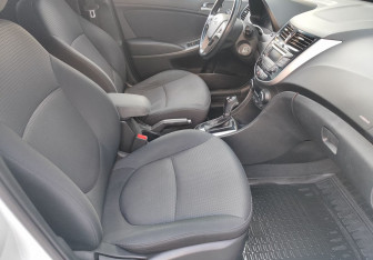 Подержанный автомобиль Hyundai Solaris Hatchback 2015 года (9 фото)
