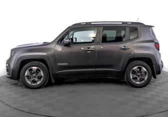 Подержанный автомобиль Jeep Renegade 2018 года (8 фото)