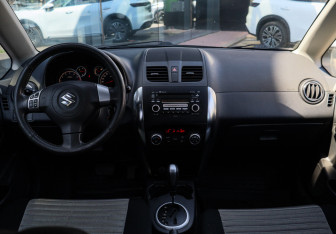Подержанный автомобиль Suzuki SX4 Hatchback 2010 года (9 фото)