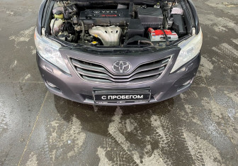 Подержанный автомобиль Toyota Camry Sedan 2010 года (18 фото)