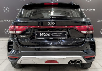 Подержанный автомобиль Kia Rio Hatchback 2021 года (6 фото)