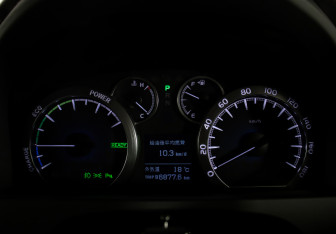 Подержанный автомобиль Toyota Alphard 2013 года (12 фото)