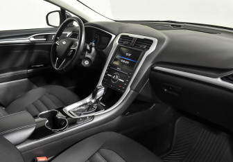 Подержанный автомобиль Ford Mondeo Sedan 2016 года (10 фото)