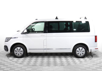 Подержанный автомобиль Volkswagen Caravelle 2021 года (8 фото)
