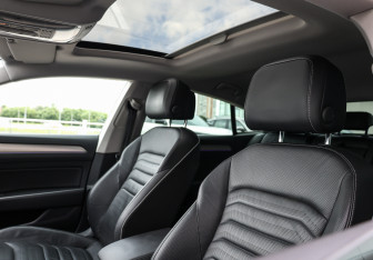 Подержанный автомобиль Volkswagen Arteon 2019 года (24 фото)