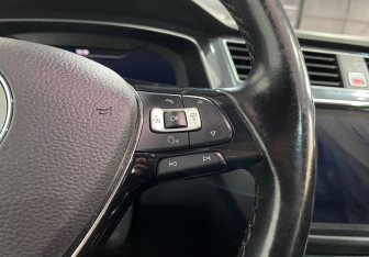 Подержанный автомобиль Volkswagen Tiguan 2018 года (16 фото)