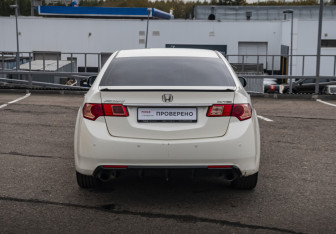 Подержанный автомобиль Honda Accord Sedan 2011 года (6 фото)