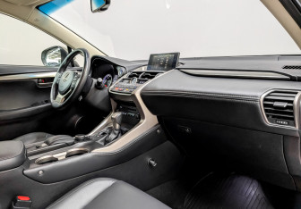 Подержанный автомобиль Lexus NX 2014 года (11 фото)
