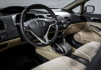 Подержанный автомобиль Honda Civic Sedan 2007 года (14 фото)