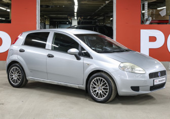 Подержанный автомобиль Fiat Punto Hatchback 2007 года (3 фото)