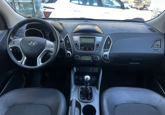 Подержанный автомобиль Hyundai ix35 2010 года (9 фото)
