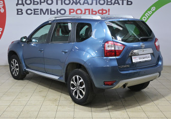 Подержанный автомобиль Nissan Terrano 2015 года (6 фото)