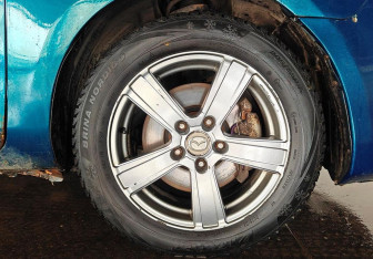 Подержанный автомобиль Mazda 3 Sedan 2007 года (15 фото)