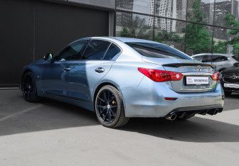 Подержанный автомобиль Infiniti Q50 2014 года (6 фото)