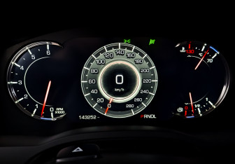 Подержанный автомобиль Cadillac Escalade Suv 2018 года (14 фото)