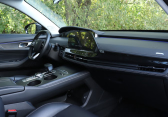 Подержанный автомобиль Changan UNI-K 2023 года (9 фото)